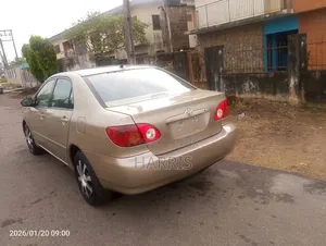 Toyota Corolla 2004 Gold