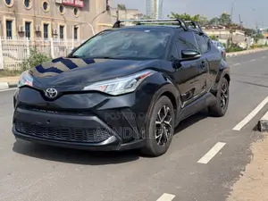 Toyota C-HR XLE 2021 Black
