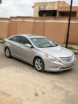 Hyundai Sonata Limited Sedan FWD (2.4L 4cyl 6A) 2012 Silver