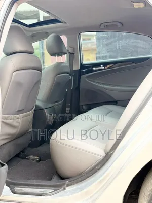 Hyundai Sonata Limited Sedan FWD (2.4L 4cyl 6A) 2012 Silver