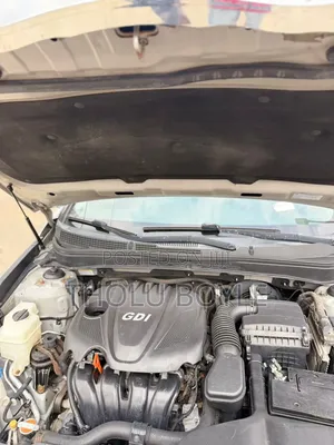 Hyundai Sonata Limited Sedan FWD (2.4L 4cyl 6A) 2012 Silver