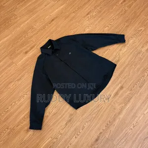 Minimalist Longsleeve Shirt