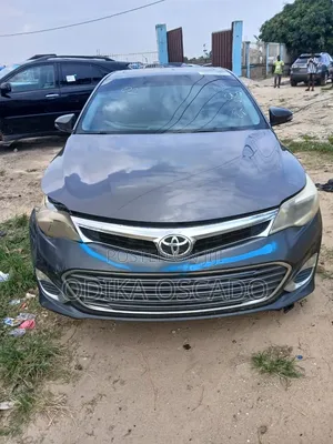 Toyota Avalon XLE Premium Sedan FWD (3.5L 6cyl 6A) 2013 Gray