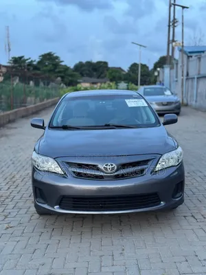Toyota Corolla LE 4dr Sedan (1.8L 4cyl 4A) 2011 Gray