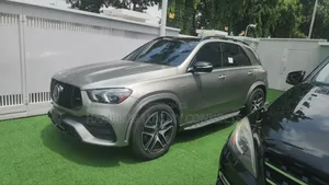 Mercedes-Benz GLE-Class 2022 Gold