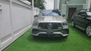 Mercedes-Benz GLE-Class 2022 Gold