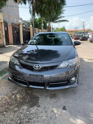 Toyota Camry SE Sport 4dr Sedan (2.5L 4cyl 6A) 2014 Gray