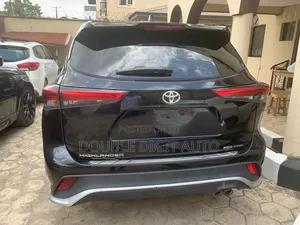 Toyota Highlander XSE 2022 Black