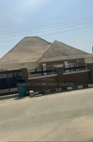 3bdrm Bungalow in Estate Property, FHA for sale