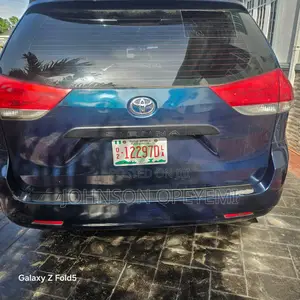 Toyota Sienna 2012 Blue