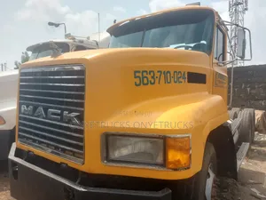 Company Used Spring Suspension Ch Mack Ten Tyres Head Truck Superb Eng