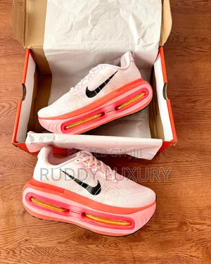 Nike Vomero Premium Sneakers