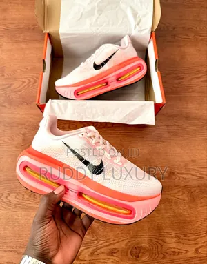 Nike Vomero Premium Sneakers
