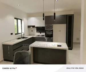 3bdrm Duplex in Mini Estate, Victoria Island Extension for sale
