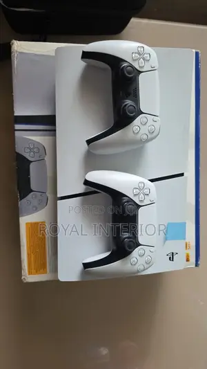 Ps5 Slim With 2 Pads and Pad