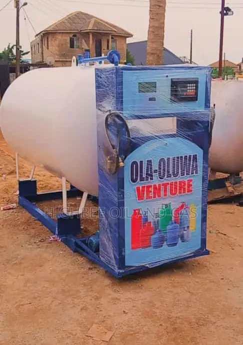 Skid With Automatic Dispenser