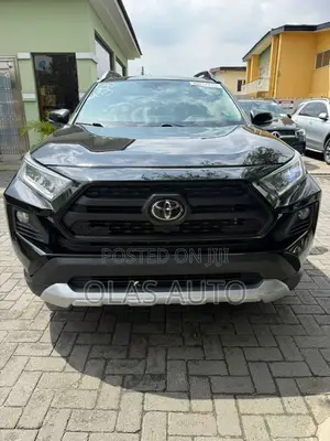 Toyota RAV4 XLE Premium AWD 2019 Black