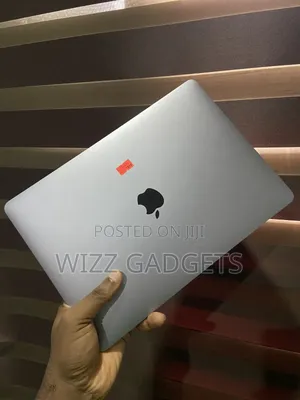 Laptop Apple MacBook Pro 2020 8GB Intel Core i5 SSD 512GB