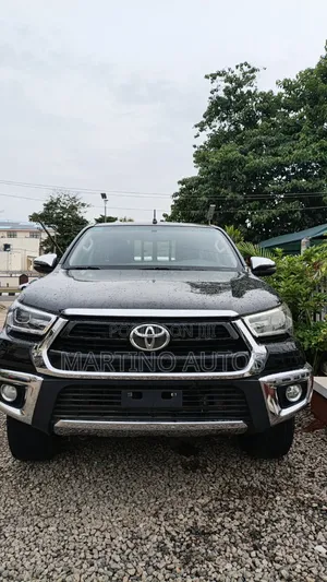 Toyota Hilux 2018 Black