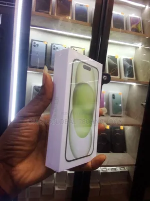 New Apple iPhone 15 256 GB Green
