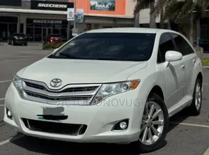 Toyota Venza LE 2009 White