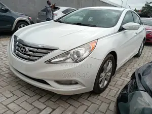 Hyundai Sonata Limited 2.0T Sedan (2.0L 4cyl 6A) 2013 White