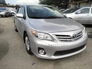 Toyota Corolla LE 4dr Sedan (1.8L 4cyl 4A) 2013 Silver