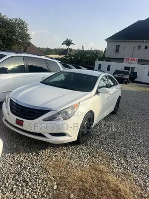 Hyundai Sonata GLS Sedan FWD (2.4L 4cyl 6A) 2013 White