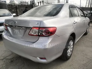 Toyota Corolla LE 4dr Sedan (1.8L 4cyl 4A) 2013 Silver