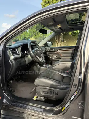 Toyota Highlander Limited 4dr SUV AWD (3.5L 6cyl 6A) 2014 Gray