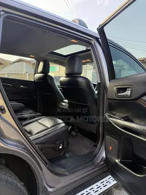 Toyota Highlander Limited 4dr SUV AWD (3.5L 6cyl 6A) 2014 Gray