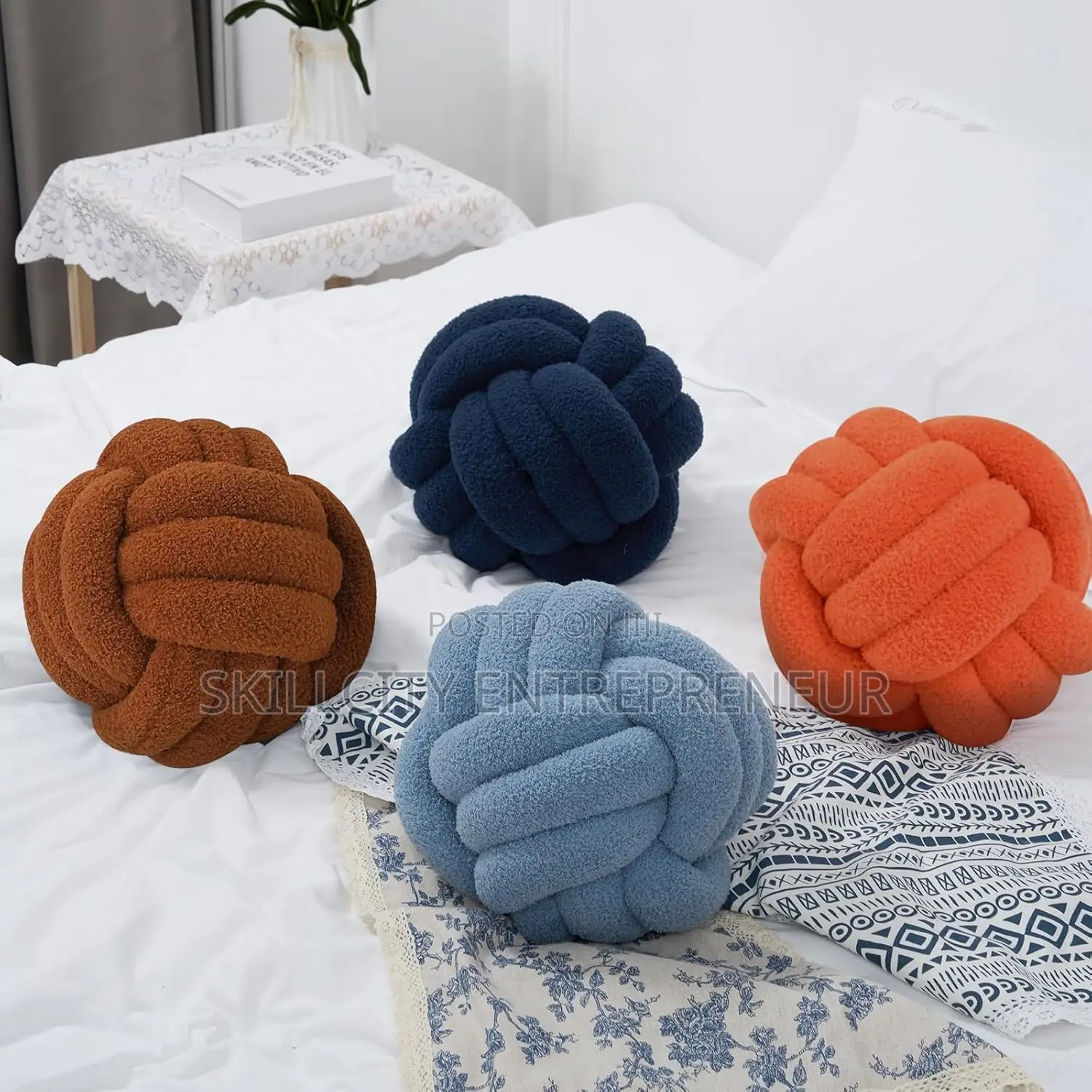Knot Pillow Balls