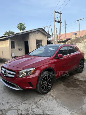 Mercedes-Benz GLA 250 2015 Red
