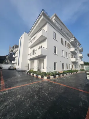 3bdrm Apartment in Banana Island for rent