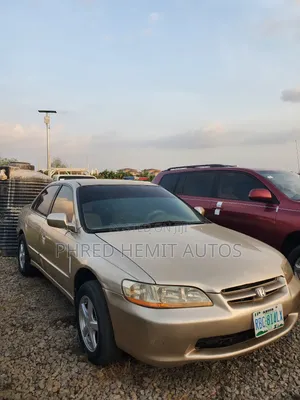 Honda Accord 1999 Gold