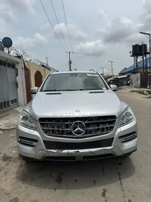 Mercedes-Benz M Class ML350 4MATIC 4dr SUV AWD (3.5L 6cyl 7A) 2014