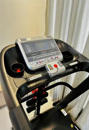 Brand New 4.0hp Treadmill With Auto Incline (150kg Userweight)