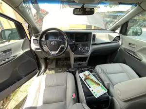 Toyota Sienna 2015 Gray