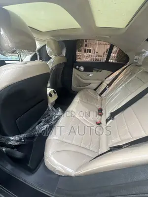 Mercedes-Benz C300 Luxury 4dr AWD 4Matic Sedan (2.0L 4cyl 7A) 2015