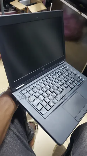 Laptop Dell Latitude 3180 8GB Intel Core i3 SSHD+SSD 512GB