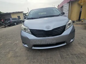 Toyota Sienna 2015 Gray