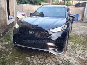 Toyota Highlander XSE AWD 2024 Black