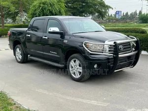 Toyota Tundra CrewMax Limited 5.7L 2010 Black