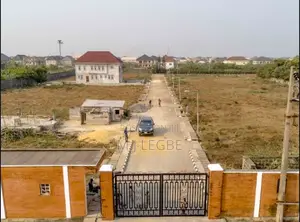 Distress Land for Sale in a Serene Estate