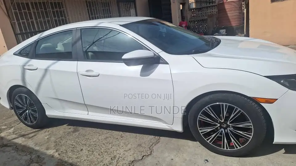 Honda Civic 2019 White