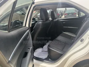 Toyota Corolla S Premium 4dr Sedan (1.8L 4cyl CVT) 2015 White