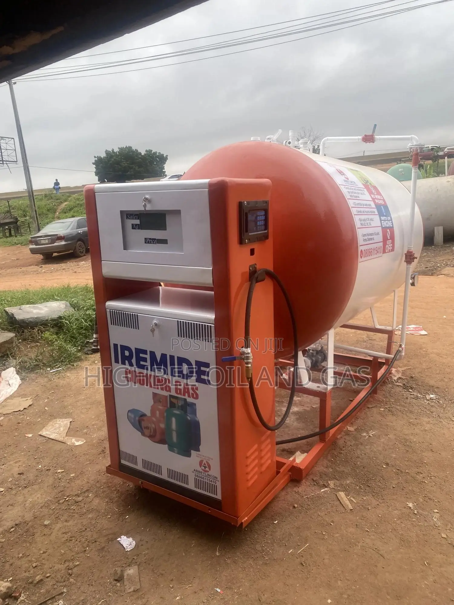 Skid With Automatic Dispenser