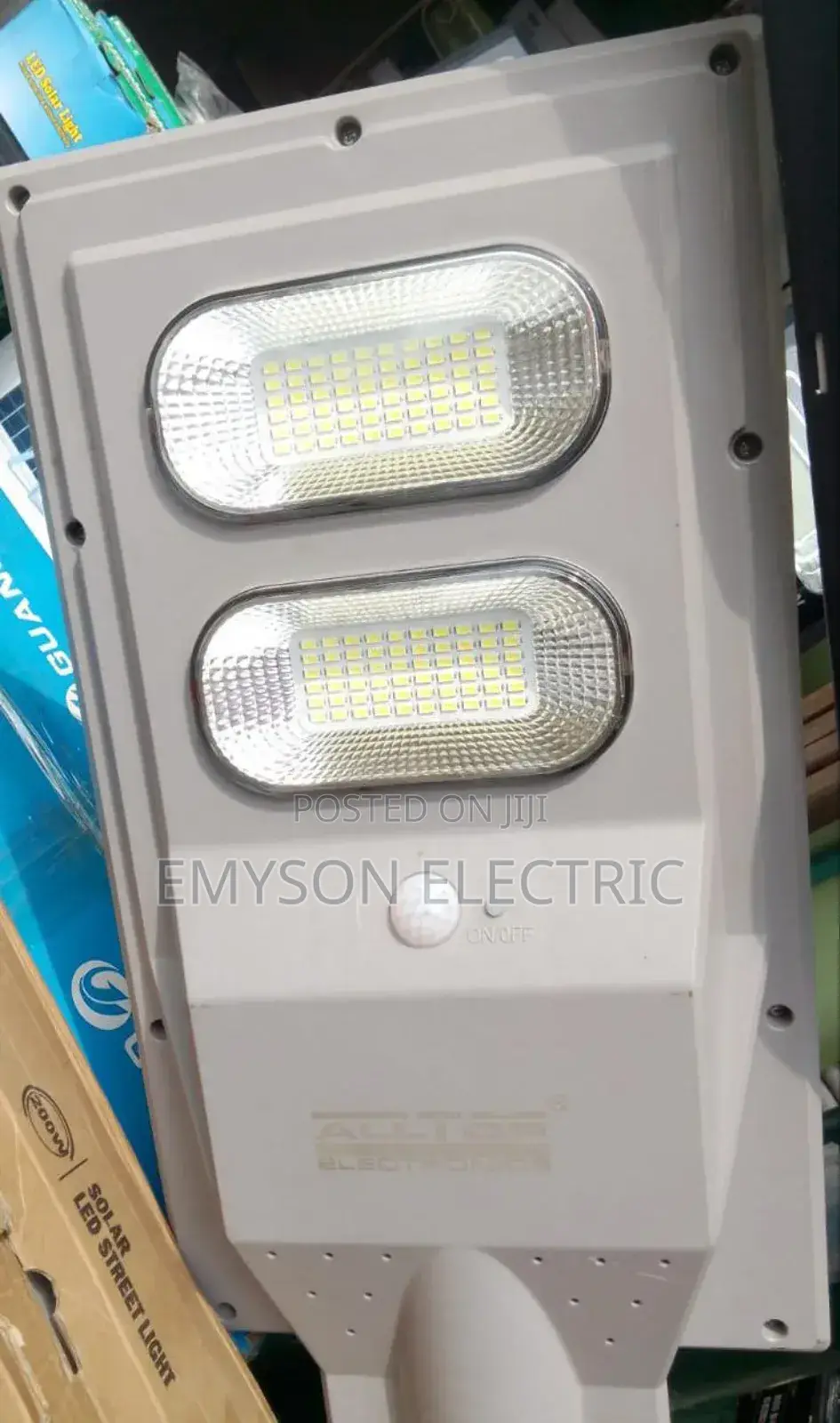 2 Eye Street Light