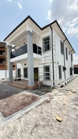 5bdrm Duplex in Citiscape Court, for sale
