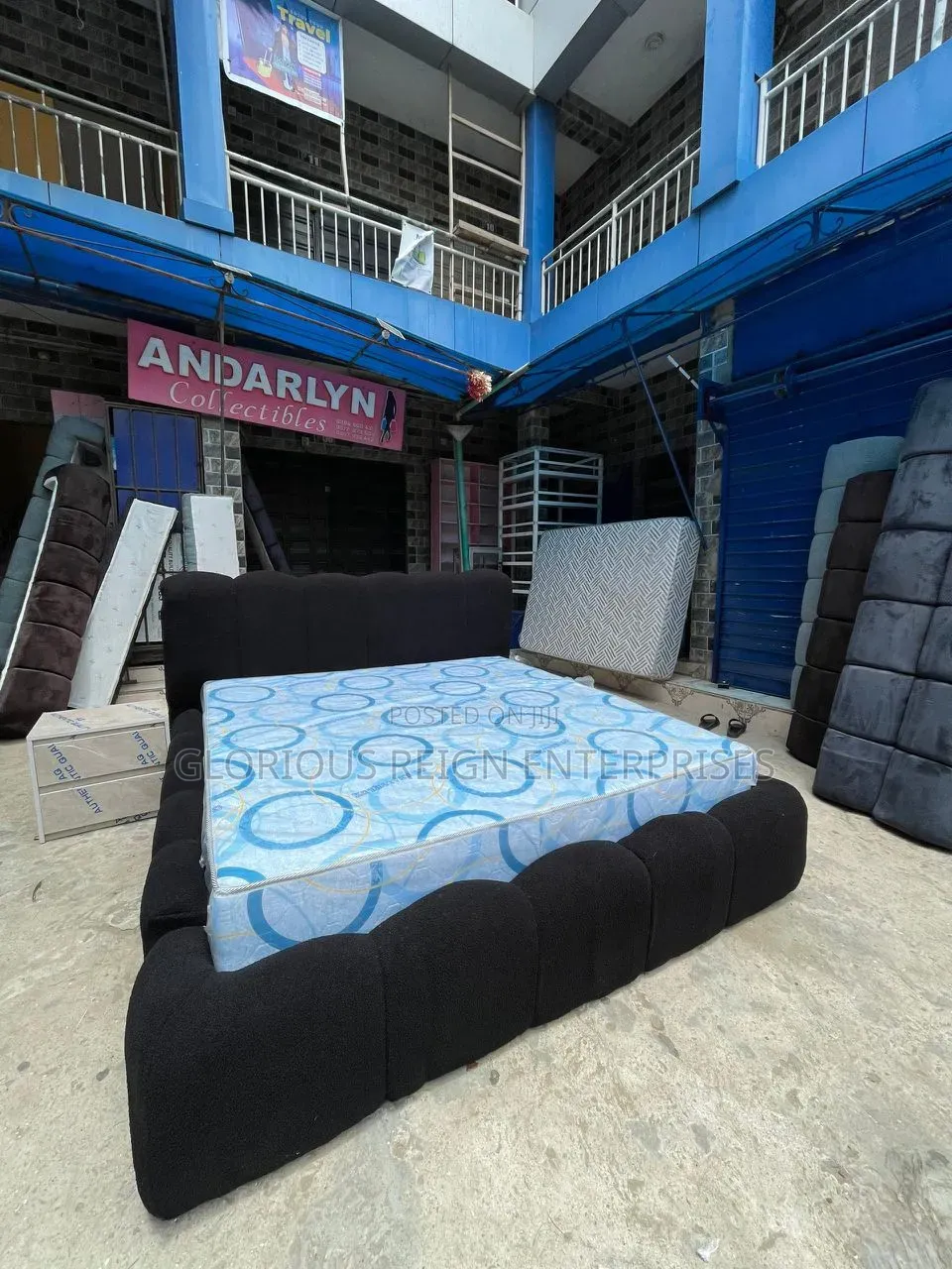 Black King Size Bedframe With Drawer